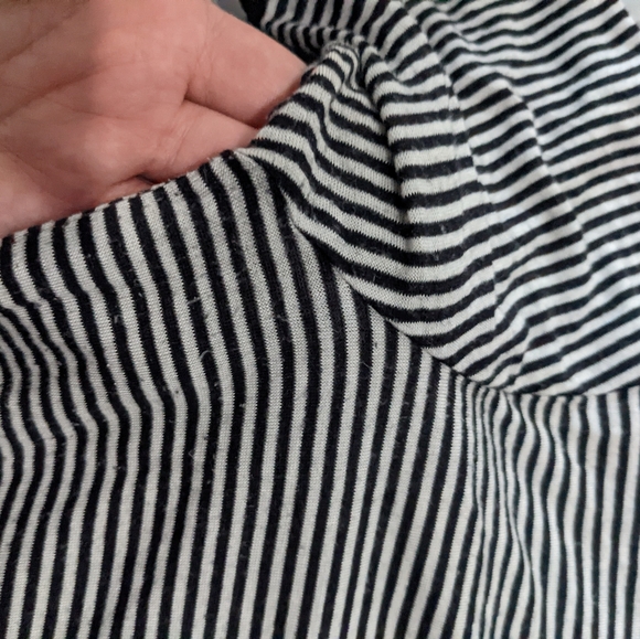 **LAST CHANCE! DONATING ON 9/30** Brandy Melville 3/4 Sleeve Crop Top - Picture 5 of 6